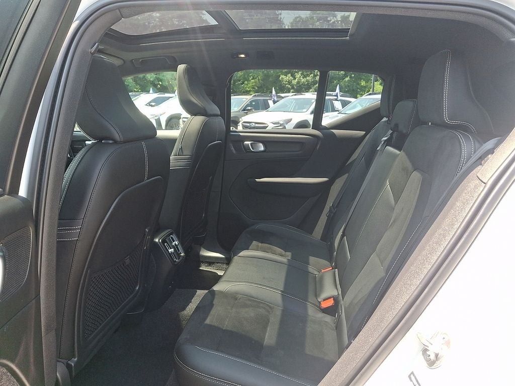 2022 Volvo XC40 Recharge Pure Electric P8 Ultimate