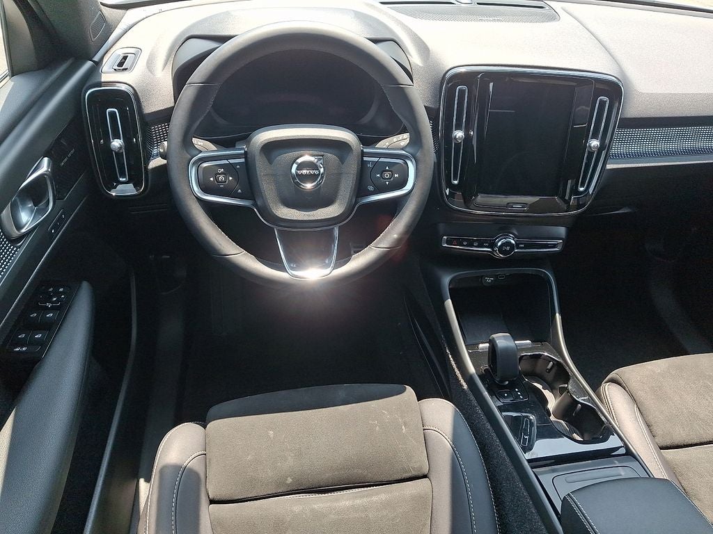 2022 Volvo XC40 Recharge Pure Electric P8 Ultimate