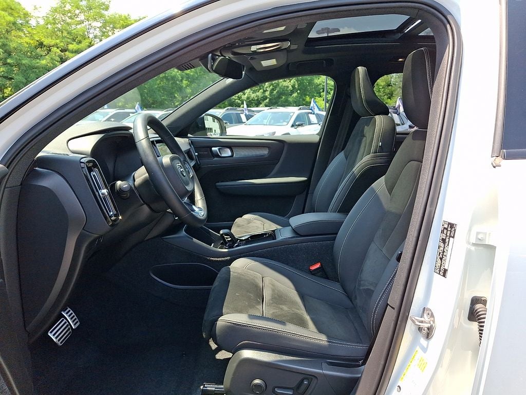 2022 Volvo XC40 Recharge Pure Electric P8 Ultimate