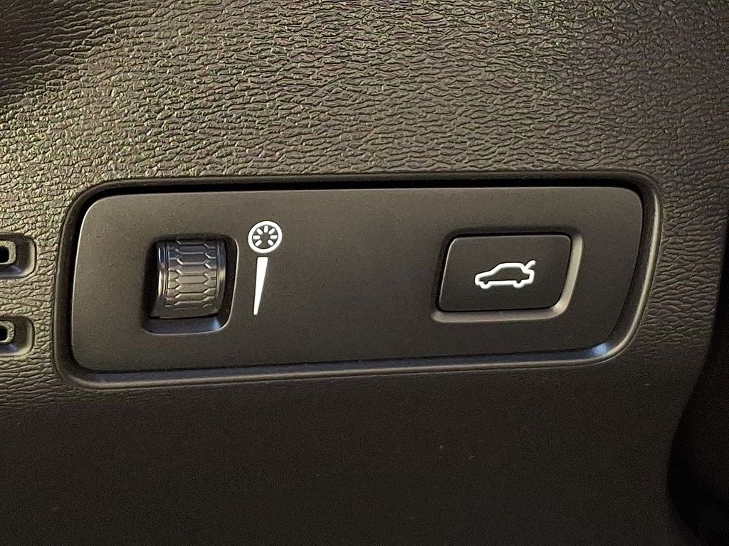 2022 Volvo XC40 Recharge Pure Electric P8 Ultimate