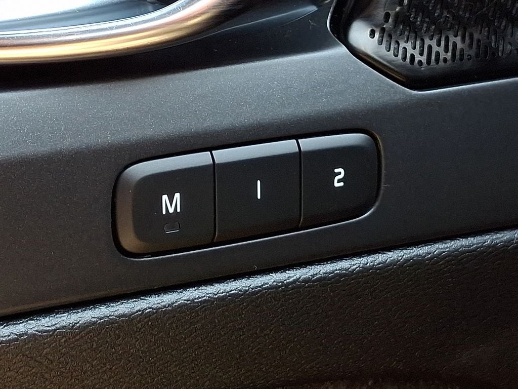 2022 Volvo XC40 Recharge Pure Electric P8 Ultimate