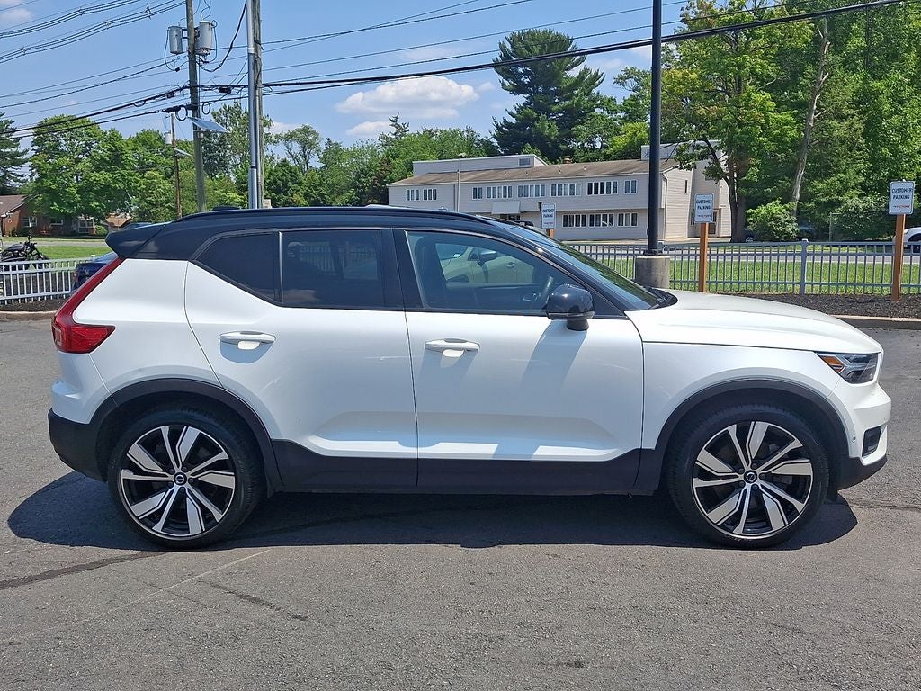 2022 Volvo XC40 Recharge Pure Electric P8 Ultimate
